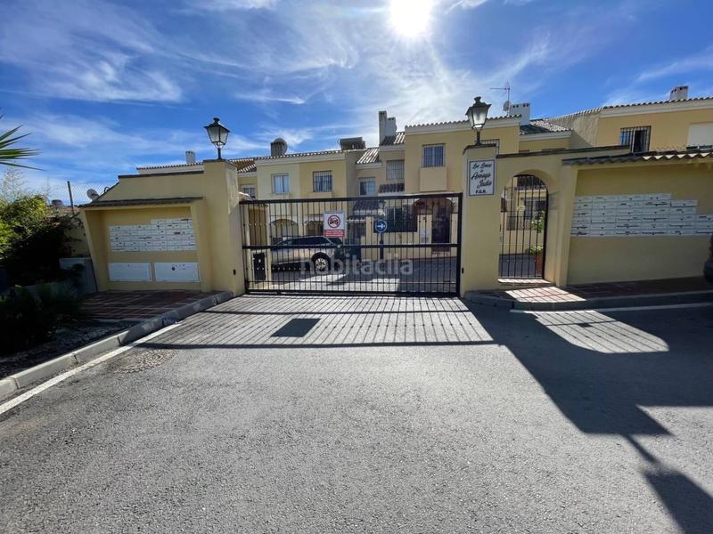 Foto 7a3ef697-d809-4e9b-8074-ecf8e5ace3bd. Casa adossada amb piscina a Los Llanos Estepona