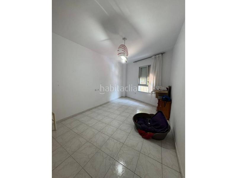 Foto b8596ed8-0a6a-49b8-9f46-f0b81437d506. Pis a sierra de Estepona - avda. de andalucía Estepona