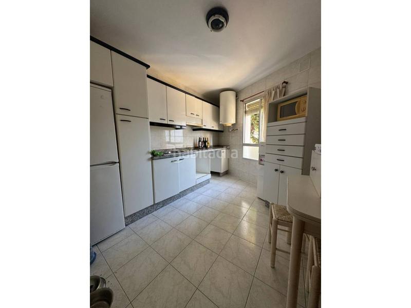 Foto fd8f3d32-d137-4f86-8bf3-3fc63fdd5743. Pis a sierra de Estepona - avda. de andalucía Estepona