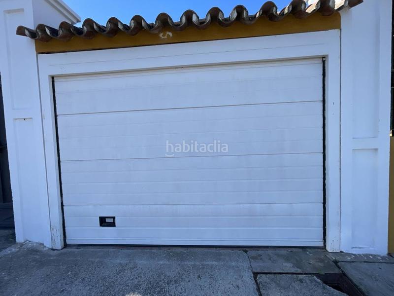 Foto 569c0940-4dac-462c-ab54-b4f26982b238. Xalet amb aparcament a Los Llanos Estepona