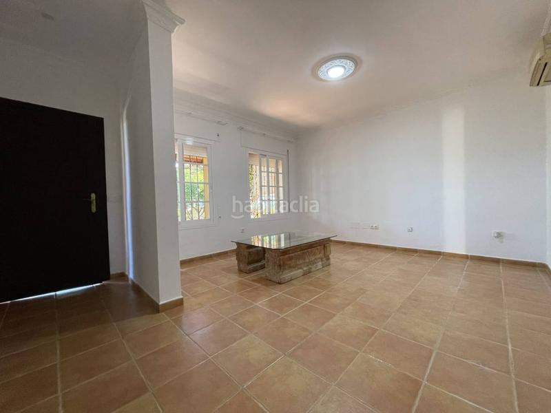 Foto 69f92f7e-6061-4600-8f4f-3ee6e3eb1e22. Xalet amb aparcament a Los Llanos Estepona