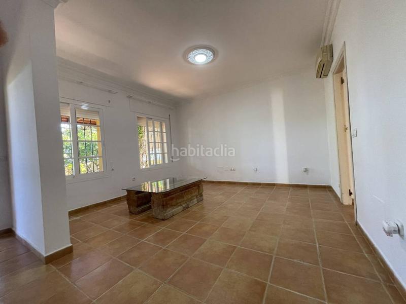 Foto 6d89b108-cc4c-4799-b71f-f11576360ab2. Xalet amb aparcament a Los Llanos Estepona