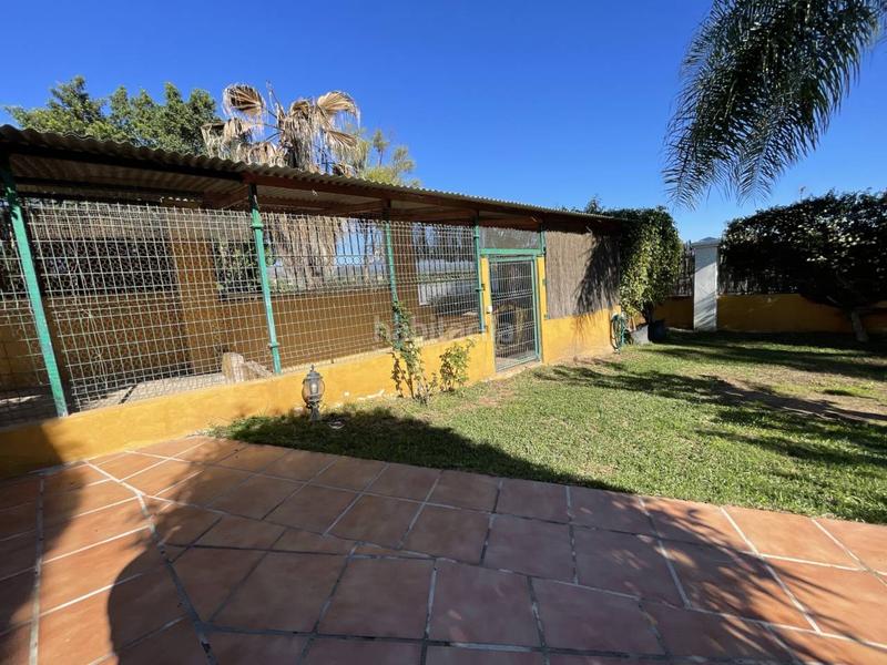 Foto 9e140512-8cd2-4625-9f92-7dfe1ddcc34e. Xalet amb aparcament a Los Llanos Estepona