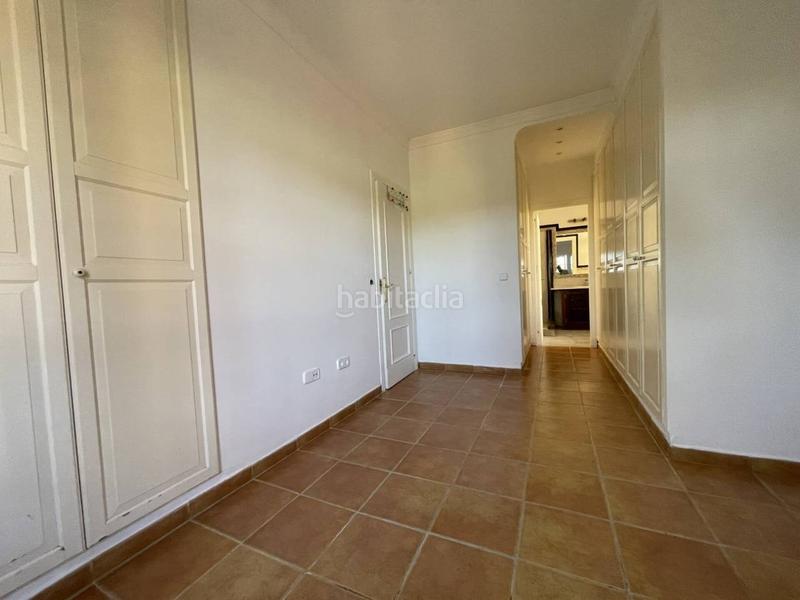 Foto a19099b7-8fc4-4496-8894-1544416739ae. Xalet amb aparcament a Los Llanos Estepona