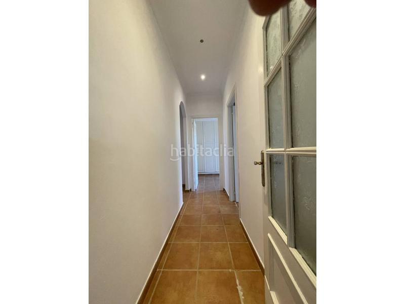 Foto a400b438-16c0-47d1-b9fe-0e940f9d9a39. Xalet amb aparcament a Los Llanos Estepona