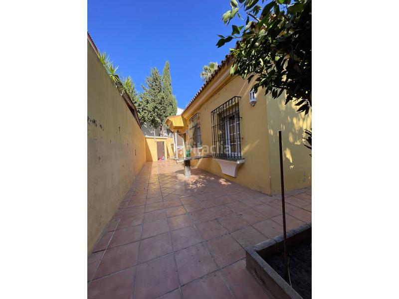 Foto b5e792aa-2266-44e6-aec3-42417f9f531d. Xalet amb aparcament a Los Llanos Estepona