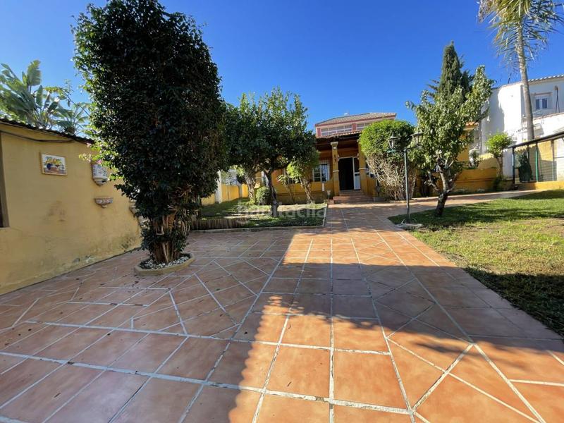 Foto bb6b9b9f-4040-4e34-966f-baf37bc4f584. Xalet amb aparcament a Los Llanos Estepona