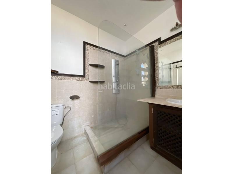 Foto c8138a5f-9c52-41e5-80fb-d6e5dbfea19f. Xalet amb aparcament a Los Llanos Estepona