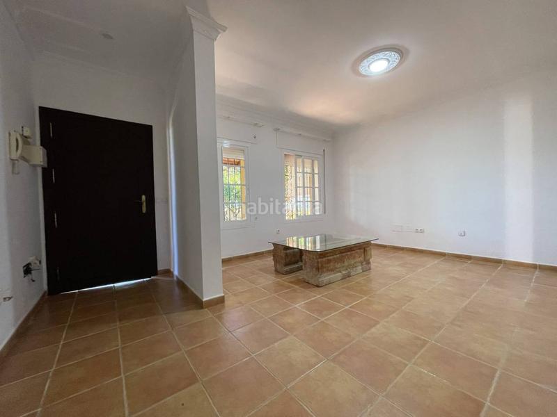 Foto df767e52-1a97-4ccf-9495-5769aa89b3e0. Xalet amb aparcament a Los Llanos Estepona