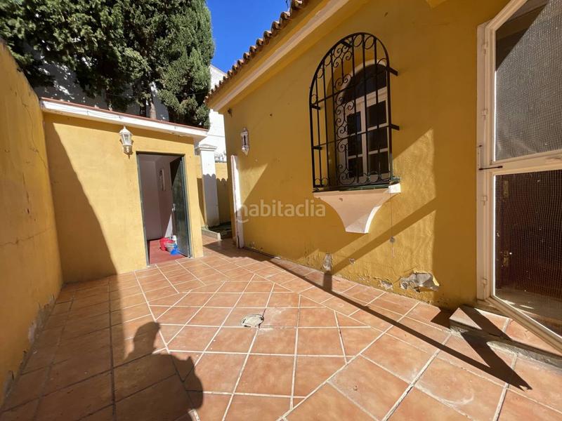 Foto ea73b6fd-4ce1-49e9-841e-7a5baaa29180. Xalet amb aparcament a Los Llanos Estepona