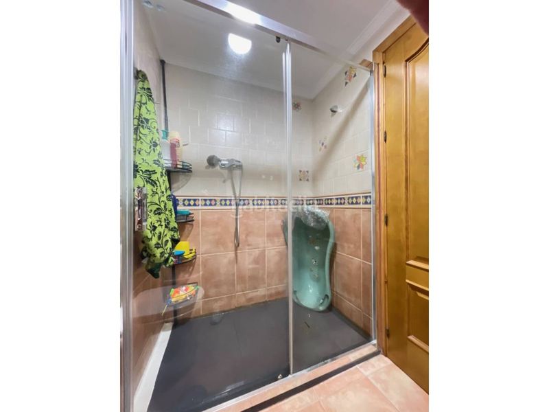 Foto 890dbdbe-1469-4189-a715-b24d4e8d3692. Pis amb calefacció a sierra de Estepona - avda. de andalucía Estepona