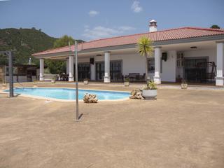 Chalet en Sierra de Estepona - Avda. de Andalucía. Chalet en venta en casco antiguo