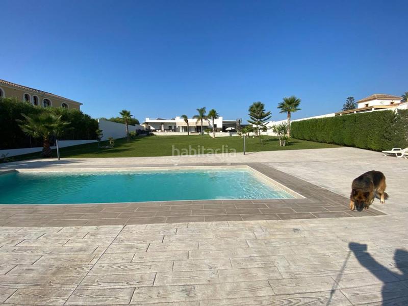 Foto e0b6db86-e58b-4bbe-b67e-54cb5efff26d. Xalet amb calefacció piscina a Las Lomas Estepona