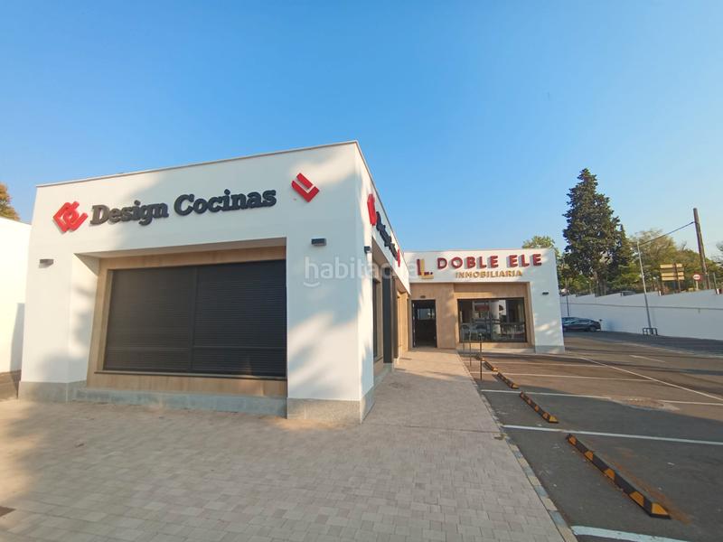 Foto a13ca5da-2d13-4d71-bc91-23249eec73b8. Alquiler local comercial local en plena avenida de arruzafa en Córdoba