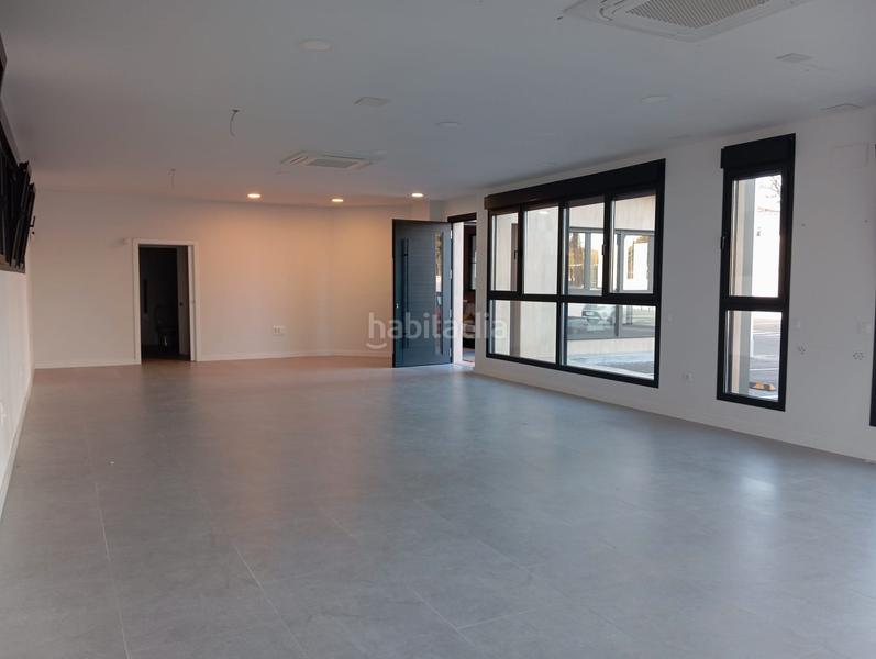 Foto a4ef6c0f-88bd-4440-b84d-8228089122bb. Alquiler local comercial local en plena avenida de arruzafa en Córdoba