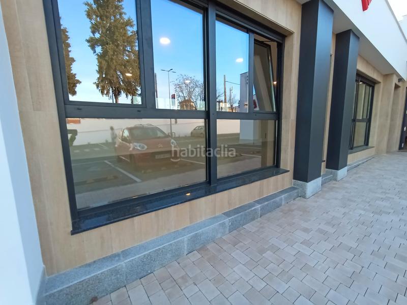 Foto d53e7a7a-7eac-486b-9258-2291e9a13035. Alquiler local comercial local en plena avenida de arruzafa en Córdoba