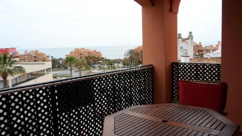 Foto 42e642ff-2c4d-4184-85d9-809ab617651f. Pis amb aparcament piscina a Manilva pueblo Manilva