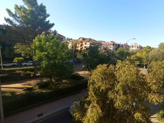 Flat in Santa Rosa - Valdeolleros. Magnífico piso en esquina con vistas