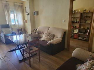Rent Flat in Barrio de Zaidín. Alquiler de precioso piso de 3 dormitorios en calle palencia