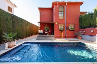 Casa a Albolote. Preciosa vivienda pareada en el cortijo del aire