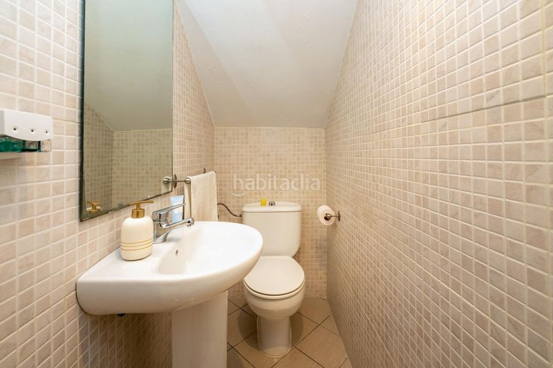 Foto 428d0492-6b21-4adb-8ac2-cb74edaacb47. Casa adossada amb calefacció a Loja