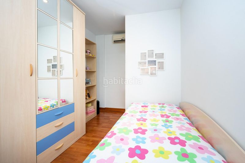 Foto be7c66db-e59d-45cb-afbb-bef1db36bb1e. Casa adossada amb calefacció a Loja