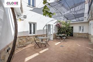Casa  Plaza obispo reyes. Casa turística con alta rentabilidad asegurada en la zubia.