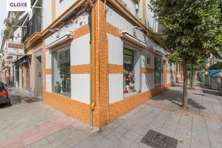 Appartement à Calle arzobispo guerrero 14. Local transformado en piso haciendo esquina en la calle comercia