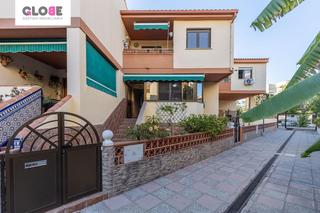 Casa adosada  Paseo maritimo. Fantástica casa en pleno paseo marítimo de salobreña.