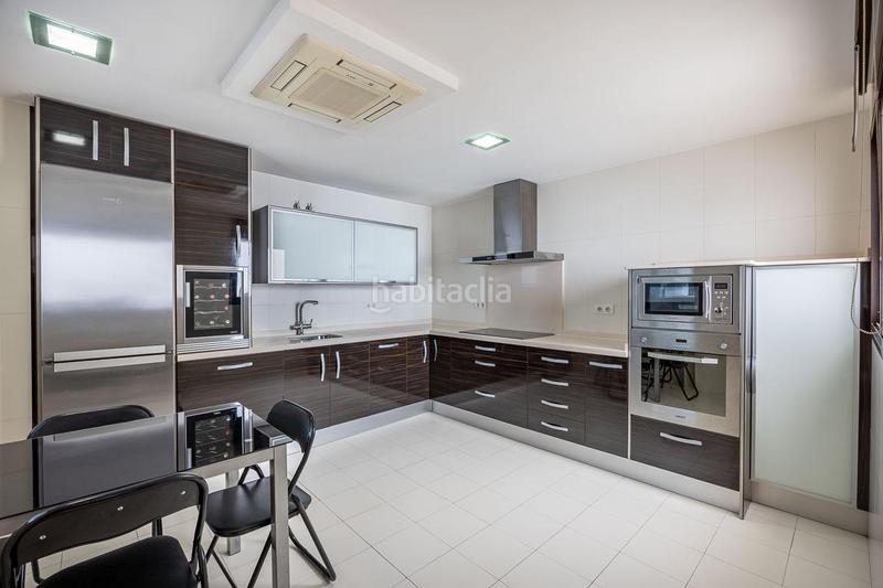 Foto aeb256de-5b78-43f0-9ae8-1c1390bd760c. Ático  dúplex premium en el corazón lujo, espacio y vistas de ensueño. en Granada
