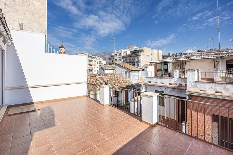 Foto ffbb9f8f-e859-48d7-955c-2d9d970f69d8. Ático  dúplex premium en el corazón lujo, espacio y vistas de ensueño. en Granada