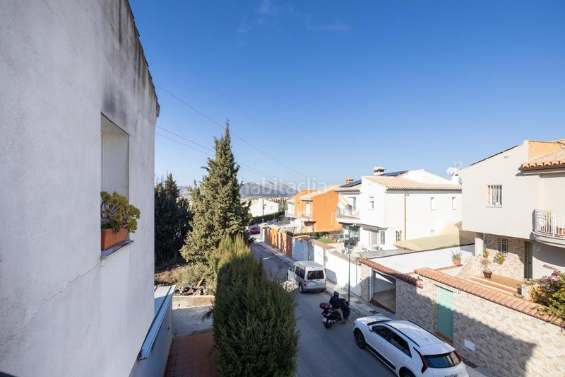 Foto 047b6ac5-8cb9-469a-b2e6-6e871fb975ef. Chalet  independiente en esquina loma verde en Albolote