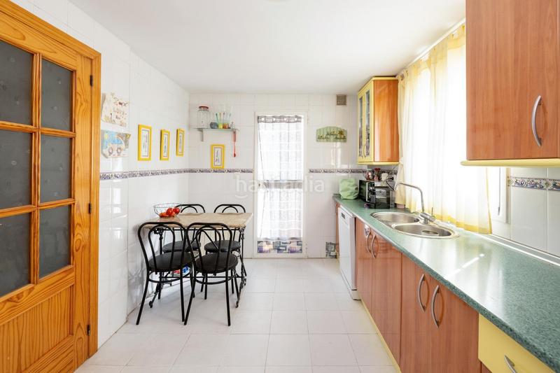 Foto a6608d91-cd6c-41fc-9a6b-0a5a9477d7db. Chalet  independiente en esquina loma verde en Albolote
