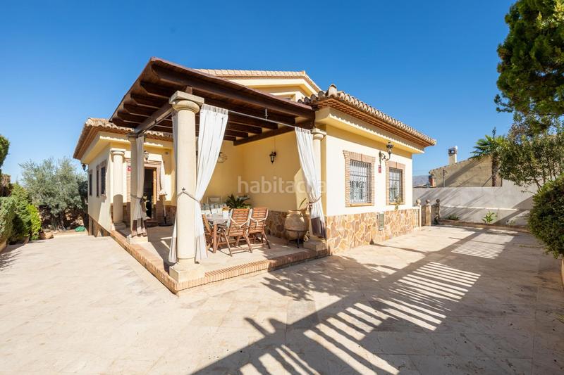 Foto 5e35f043-3788-44f3-b4f7-9aa0f4d48711. Chalet espectacular chalet independiente en el laurel de la reina. la zubia. en Zubia (La)