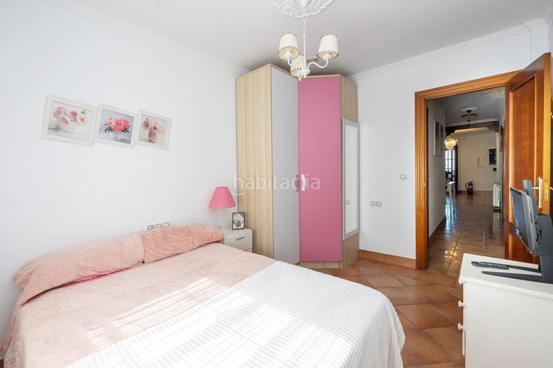 Foto 916499f8-8f42-4566-b4b2-58e954b555cc. Chalet espectacular chalet independiente en el laurel de la reina. la zubia. en Zubia (La)
