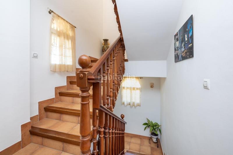 Foto fe38c4c8-fa3c-46e7-b1c9-a2d38a30d2e3. Chalet espectacular chalet independiente en el laurel de la reina. la zubia. en Zubia (La)