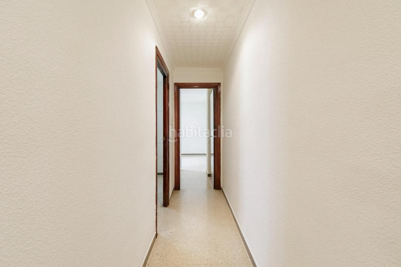 Foto afdd8de0-dcf1-44b3-8ec3-44f2f4a70101. Piso gran piso junto a parque federico garcía lorca en Granada