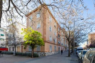 Appartement à Barrio de Zaidín. Oportunidad de inversión piso de 3 dormitorios muy cerca de metr