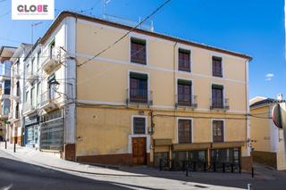 Edifici  Calle fuerte. Espectacular edificio a 3 calles con vivienda y locales comercia
