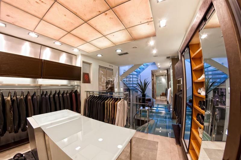 Foto bc8d595b-a2a5-41ab-8d82-da34e87ae323. Local comercial a calle alhondiga 10 a Centro - Sagrario Granada