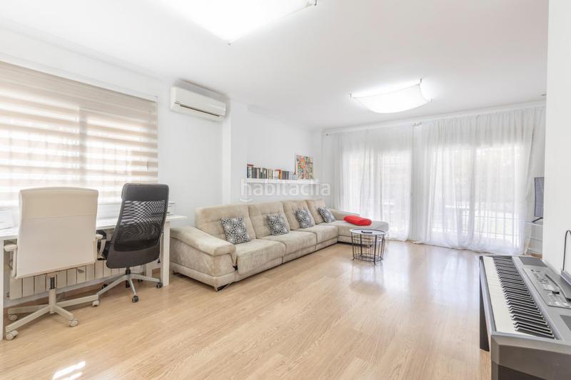 Foto c043fa65-8cbe-46c2-8e2e-b35266f75f0b. Chalet casa en santa clara golf ideal para vivir o invertir en Otura