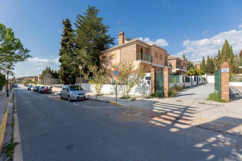 Foto 208d810b-e119-46b5-a5ac-0bd6b0fdcd7d. Casa pareada sale a la venta una fantastica vivienda unifamiliar pareada en Huétor Vega