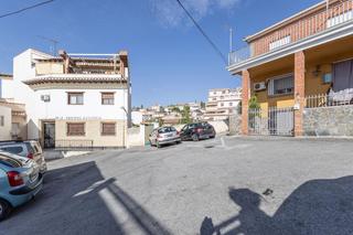 Pis a Calle higueras 16. Gran piso en el centro del barrio de monachil