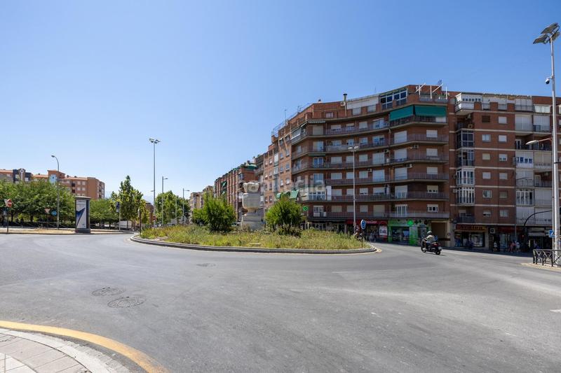 Foto 4c53722d-e405-4f25-9090-28ab3e7fd901. Piso totalmente reformado, junto mondragones, 3 dormitorios 2 baños en Granada