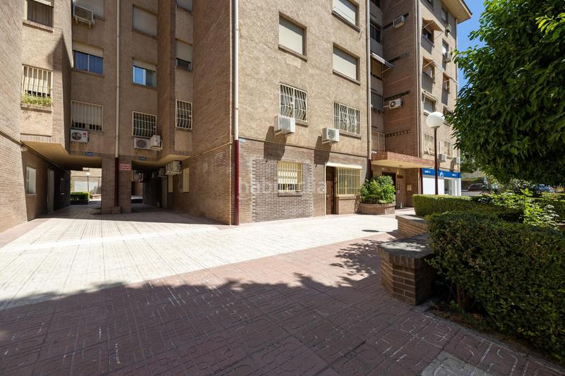 Foto 69b76a7b-273f-49cc-ac0e-cb4459d1cad4. Piso totalmente reformado, junto mondragones, 3 dormitorios 2 baños en Granada