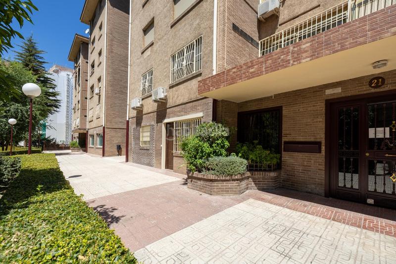 Foto 835c4085-be8a-43f9-b87c-dae4a4258009. Piso totalmente reformado, junto mondragones, 3 dormitorios 2 baños en Granada