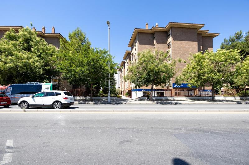 Foto c4a57047-0ed8-4f8c-b92d-9cab3a47625e. Piso totalmente reformado, junto mondragones, 3 dormitorios 2 baños en Granada