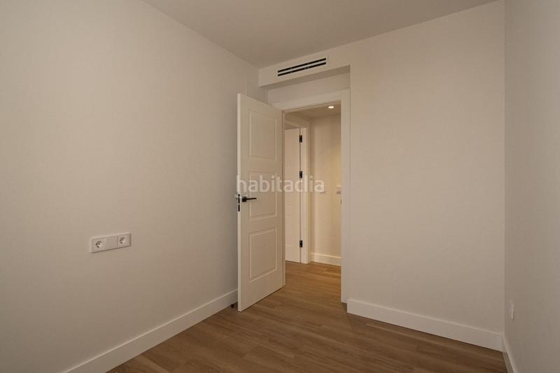 Foto 0b00d5dd-86a1-4519-ab01-cc7d92323973. Piso horno de vidrio, monte de piedad 7 y 9 b en Granada