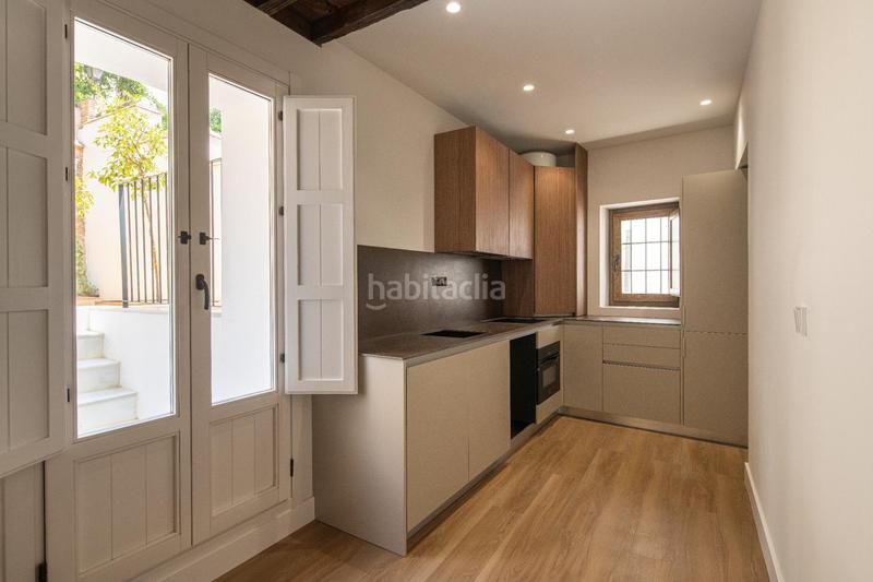 Foto a3449f6a-e027-40a0-bd41-99822ce761fd. Piso horno de vidrio, monte de piedad 7 y 9 b en Granada