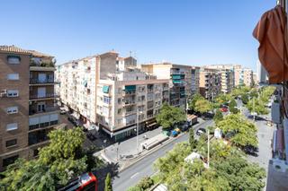 Appartement  Camino de ronda. Camino de ronda. piso en planta alta con 5 dormitorios, garaje y